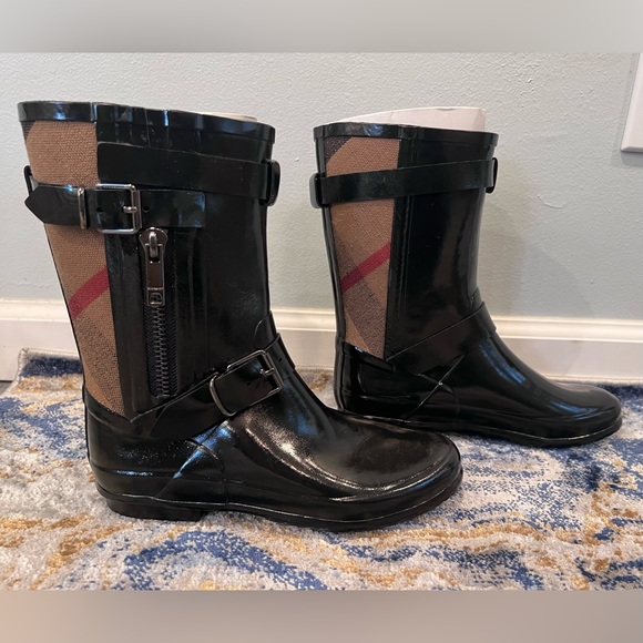Burberry Biker Rubber-boots | Size: 37, Color: Black w/ Signature Print - Picture 1 of 5